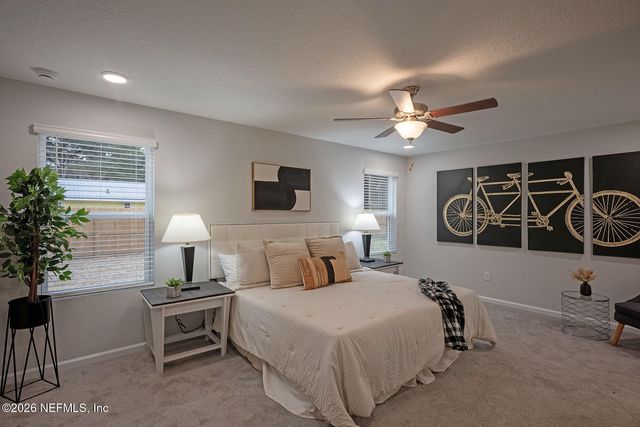 13747 HOLLINGS Street, Jacksonville, FL 32218