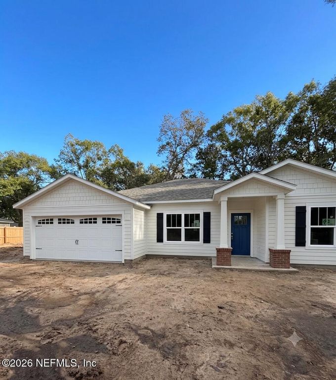 13747 HOLLINGS Street, Jacksonville, FL 32218
