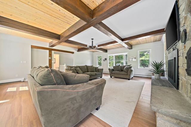 89 Sunset Way, Pembroke, MA 02359