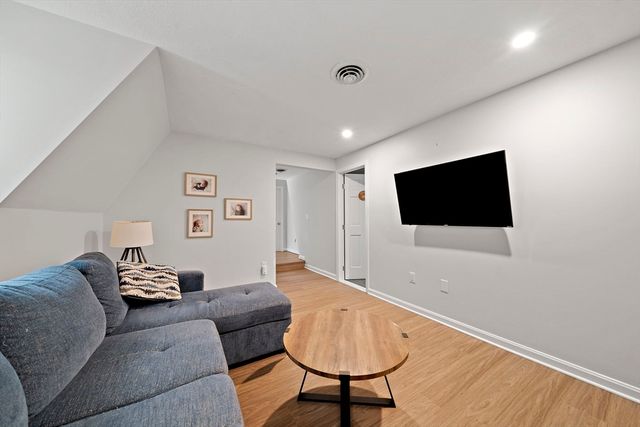 89 Sunset Way, Pembroke, MA 02359