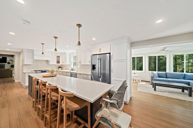 89 Sunset Way, Pembroke, MA 02359