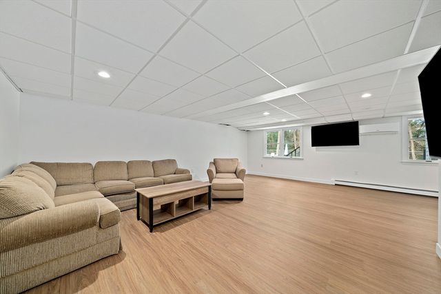 89 Sunset Way, Pembroke, MA 02359
