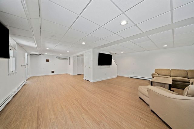 89 Sunset Way, Pembroke, MA 02359