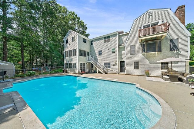 89 Sunset Way, Pembroke, MA 02359