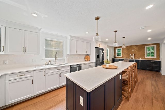 89 Sunset Way, Pembroke, MA 02359