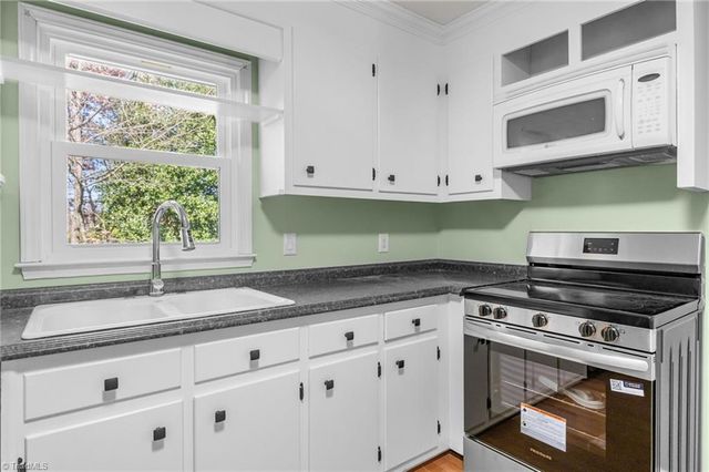 5195 Pine Hall Road, Walnut Cove, NC 27052