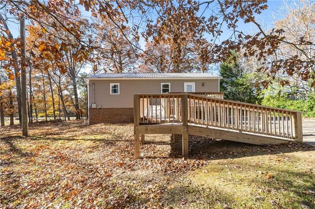 5195 Pine Hall Road, Walnut Cove, NC 27052