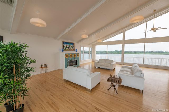 30 Captree Island, Babylon, NY 11702