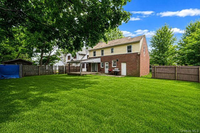 91 E Milton Street, Freeport, NY 11520