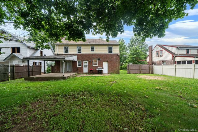 91 E Milton Street, Freeport, NY 11520
