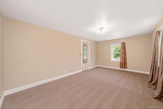 91 E Milton Street, Freeport, NY 11520