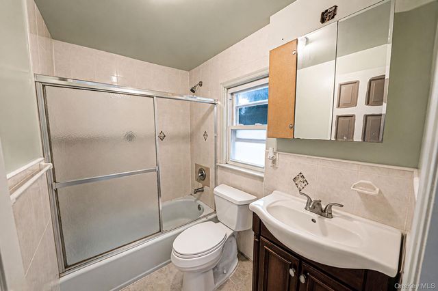 91 E Milton Street, Freeport, NY 11520
