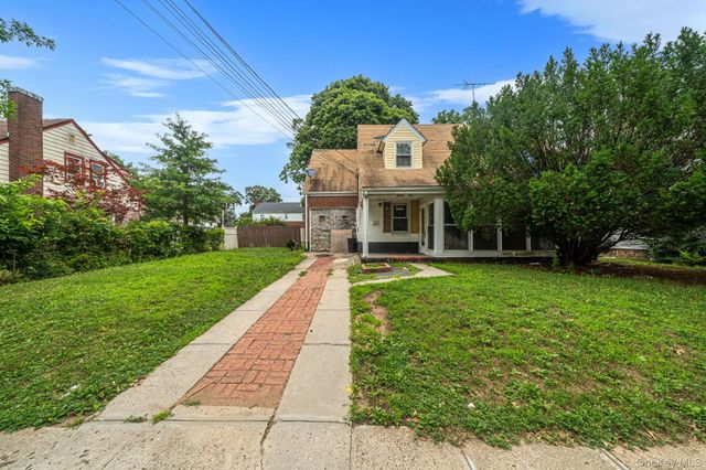 91 E Milton Street, Freeport, NY 11520