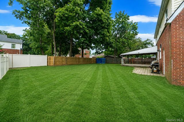 91 E Milton Street, Freeport, NY 11520