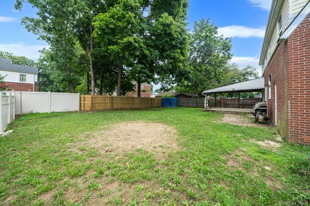 91 E Milton Street, Freeport, NY 11520