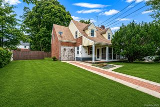91 E Milton Street, Freeport, NY 11520