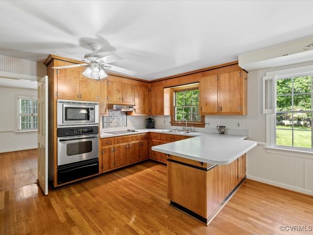 2340 Scarsborough Dr, North Chesterfield, VA 23235