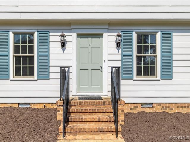 2340 Scarsborough Dr, North Chesterfield, VA 23235