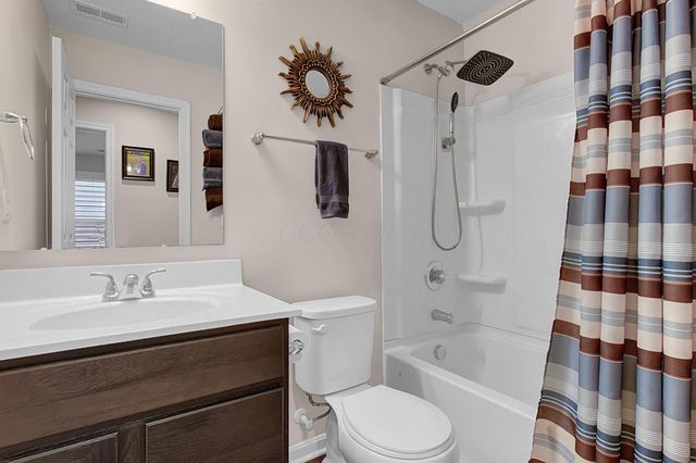 3751 Sugarbark Drive, Canal Winchester, OH 43110