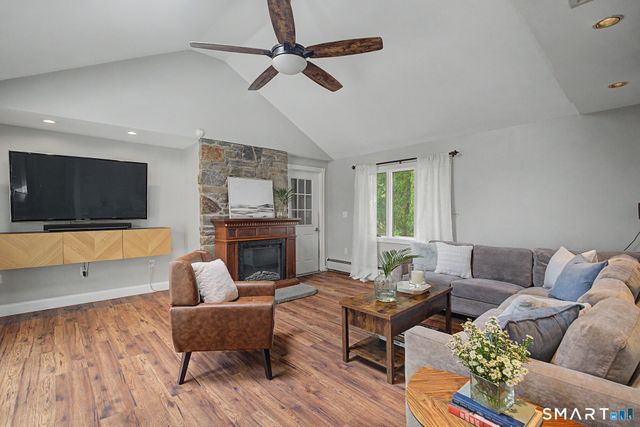 11 Thomas Street, Newington, CT 06111