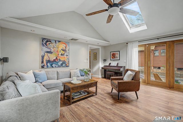 11 Thomas Street, Newington, CT 06111