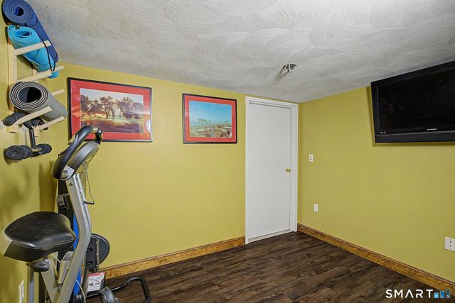 11 Thomas Street, Newington, CT 06111