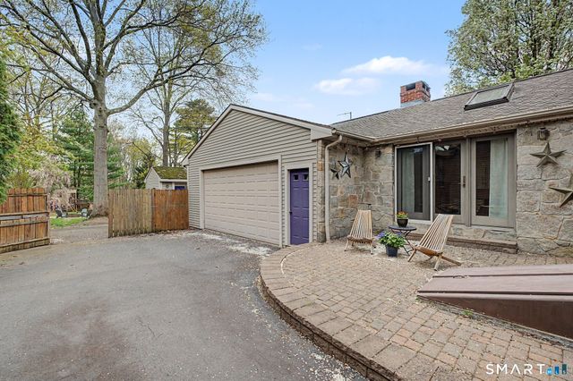 11 Thomas Street, Newington, CT 06111