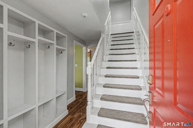 11 Thomas Street, Newington, CT 06111