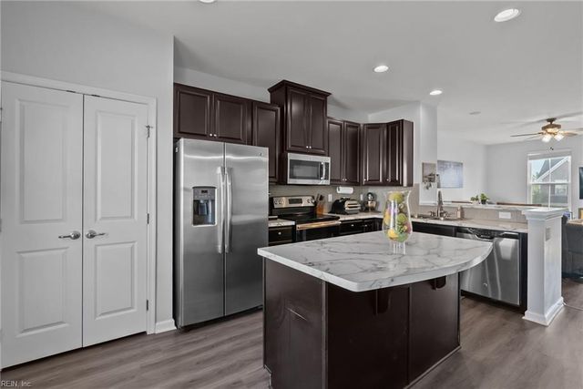 364 Spring Hill PL, Smithfield, VA 23430