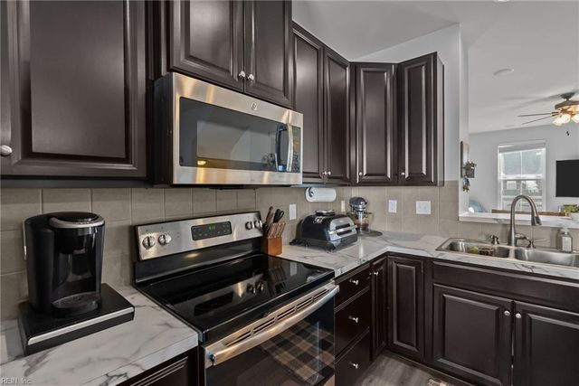 364 Spring Hill PL, Smithfield, VA 23430