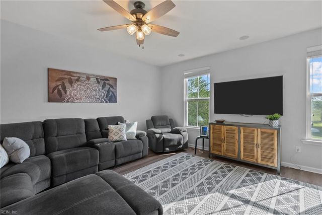 364 Spring Hill PL, Smithfield, VA 23430