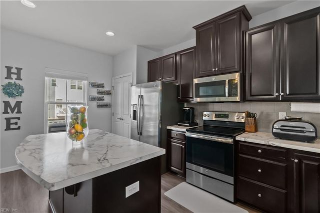 364 Spring Hill PL, Smithfield, VA 23430