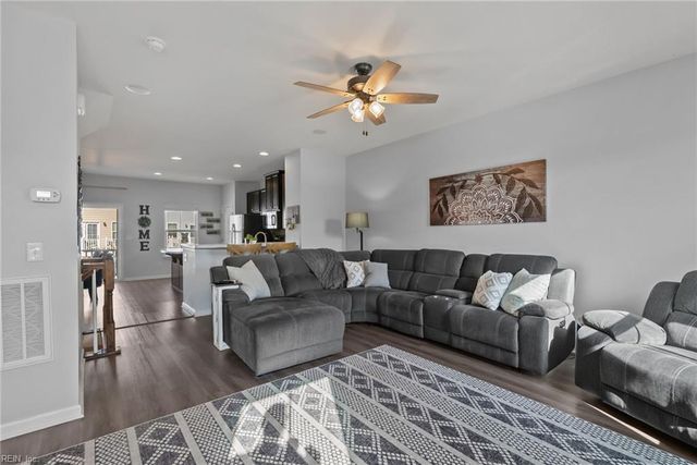 364 Spring Hill PL, Smithfield, VA 23430