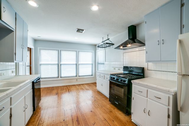 244 HALCYON PL, San Antonio, TX 78209