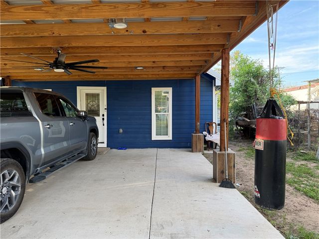 306 Moss Avenue, Hearne, TX 77859