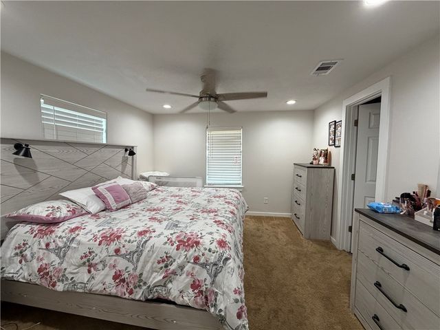 306 Moss Avenue, Hearne, TX 77859