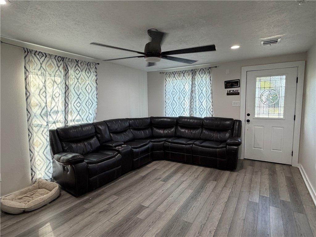 306 Moss Avenue, Hearne, TX 77859 — photo 3