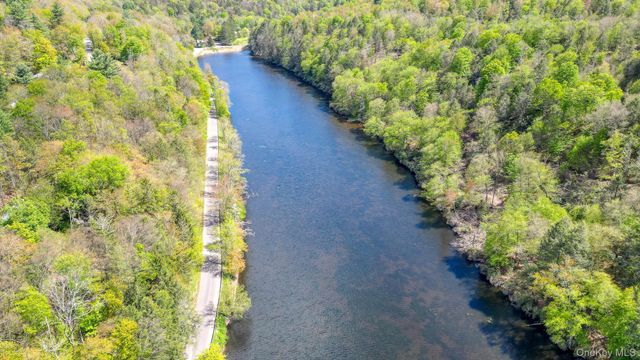 25 Overlook Road, Woodbourne, NY 12788