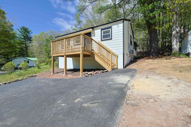 25 Overlook Road, Woodbourne, NY 12788