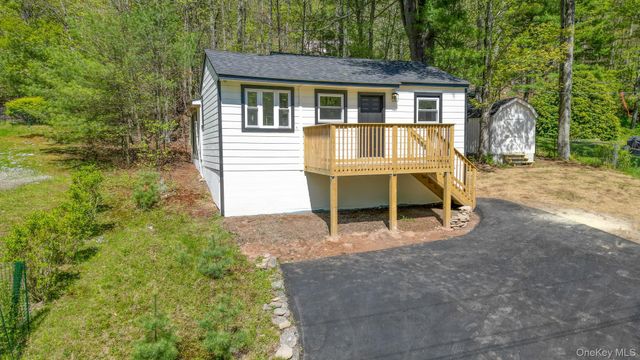 25 Overlook Road, Woodbourne, NY 12788