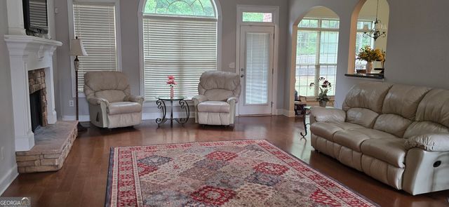 212 Burnham Court, Mcdonough, GA 30252