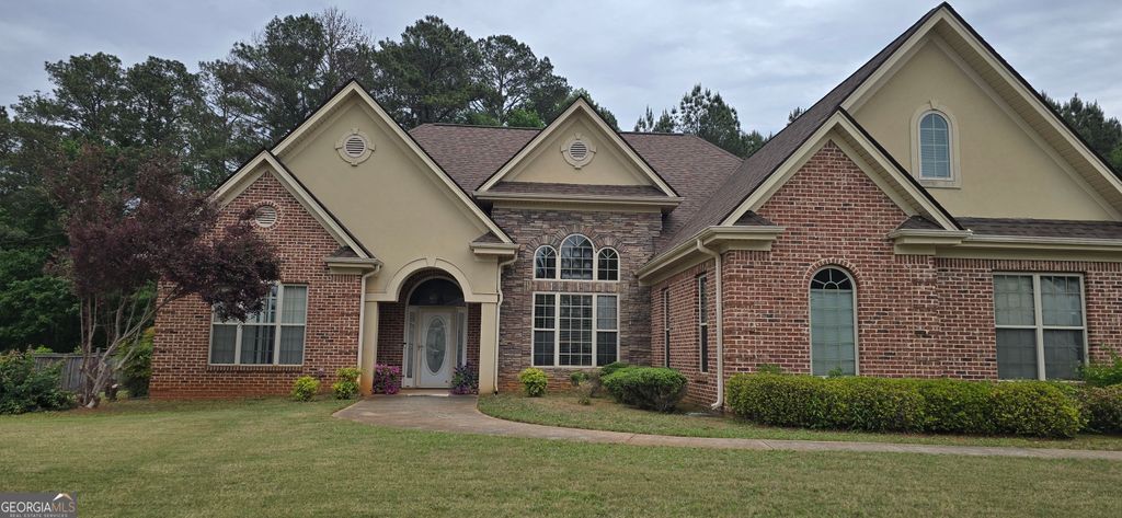 212 Burnham Court, Mcdonough, GA 30252