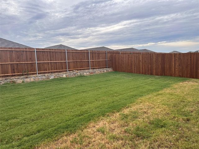 5816 Crystal water way, Princeton, TX 75407