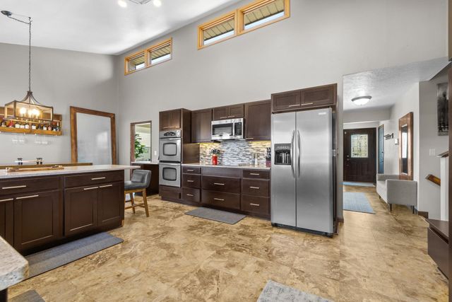 1821 TAMMY DR. SW, Minot, ND 58701