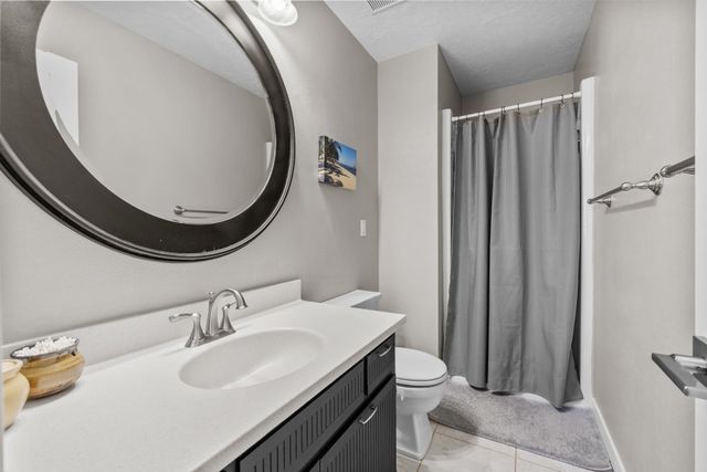 1821 TAMMY DR. SW, Minot, ND 58701