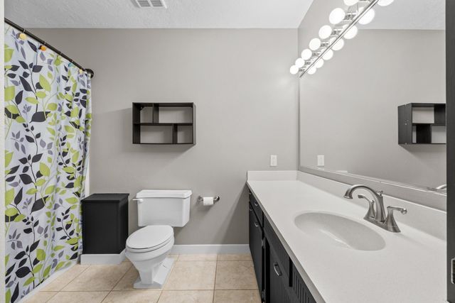 1821 TAMMY DR. SW, Minot, ND 58701