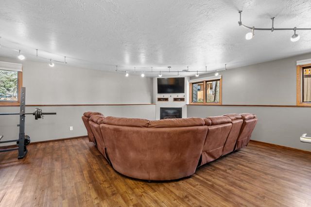 1821 TAMMY DR. SW, Minot, ND 58701