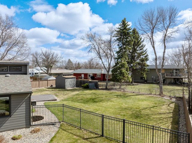 1821 TAMMY DR. SW, Minot, ND 58701