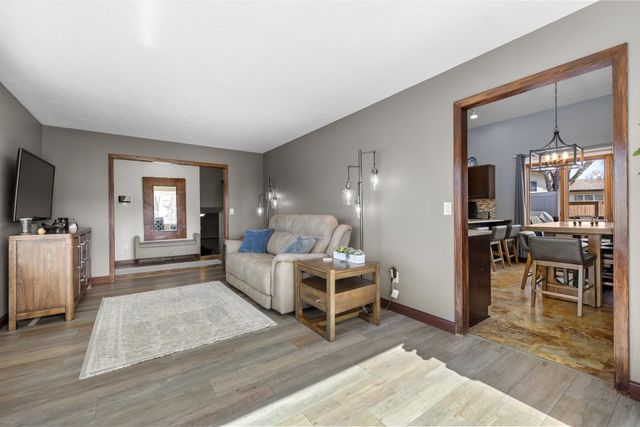 1821 TAMMY DR. SW, Minot, ND 58701