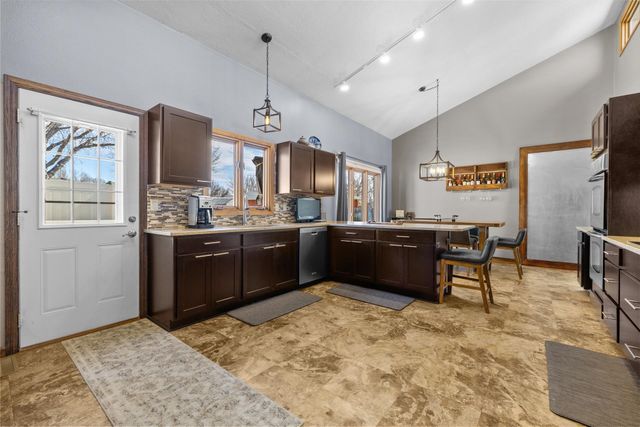 1821 TAMMY DR. SW, Minot, ND 58701